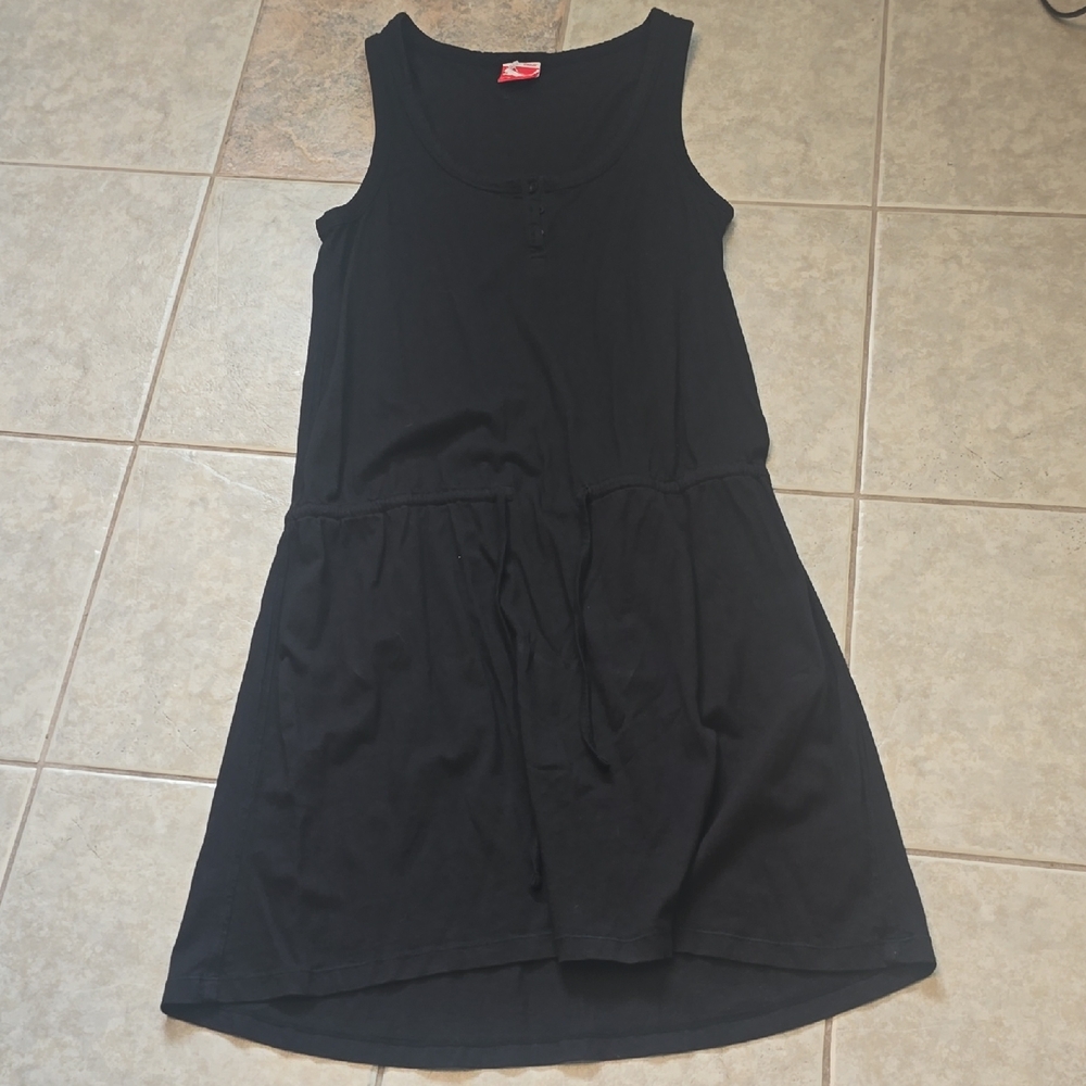 Black Sleeveless Dress